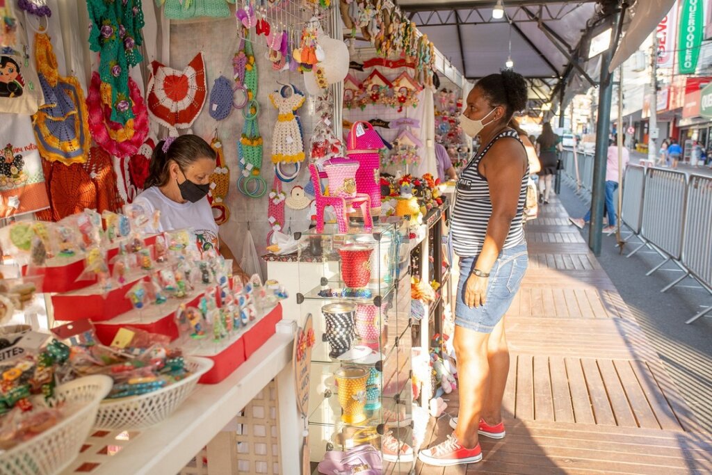 Feiras natalinas de economia solidária registraram mais de R$ 130 mil em vendas em Canoas