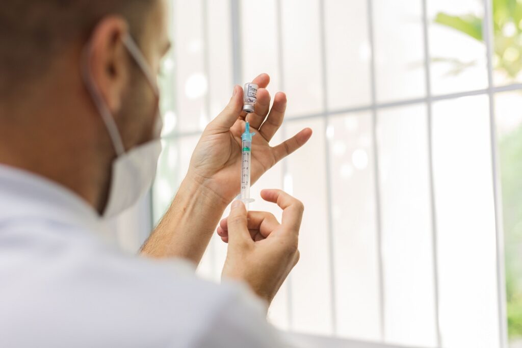 Campanha de vacinação contra a gripe terá ações no sábado para todos os públicos