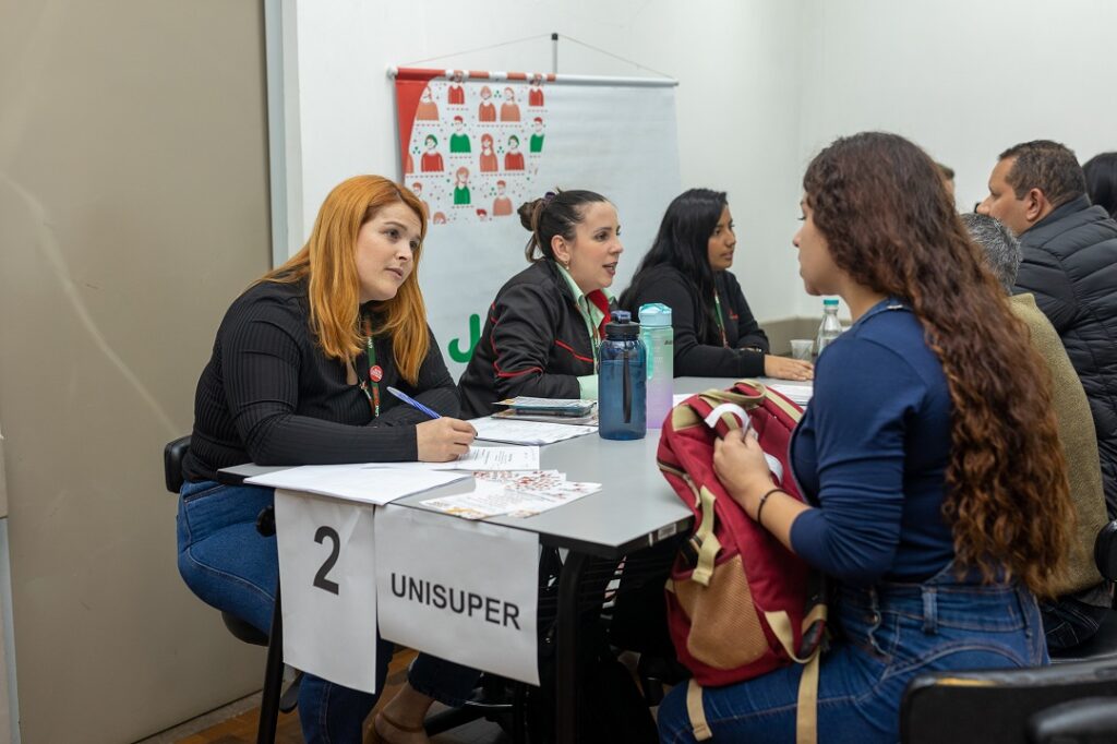 Caravana de Empregos acontece na sexta-feira, 25, com mais de 300 vagas