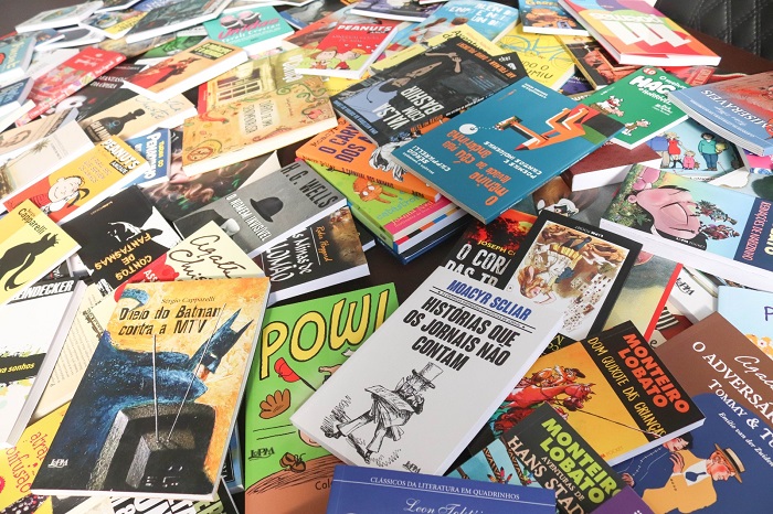 Escolas de Nova Santa Rita e Novo Hamburgo recebem doação de livros de projeto social