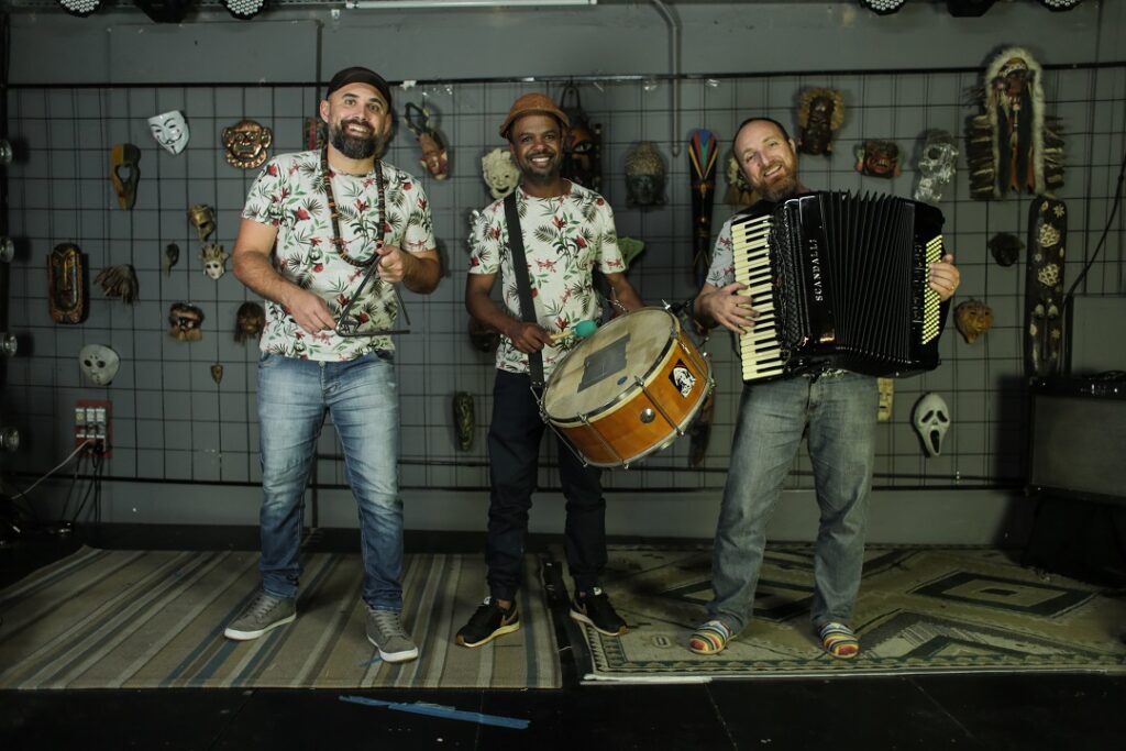 Primeiro Arraiá do ParkShopping Canoas terá shows com entrada solidária no domingo - Tribo Cazumbá/Divulgação