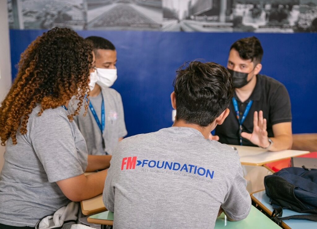 Empresa especializa adolescentes para atuarem no mercado de trabalho em Canoas/Divulgação