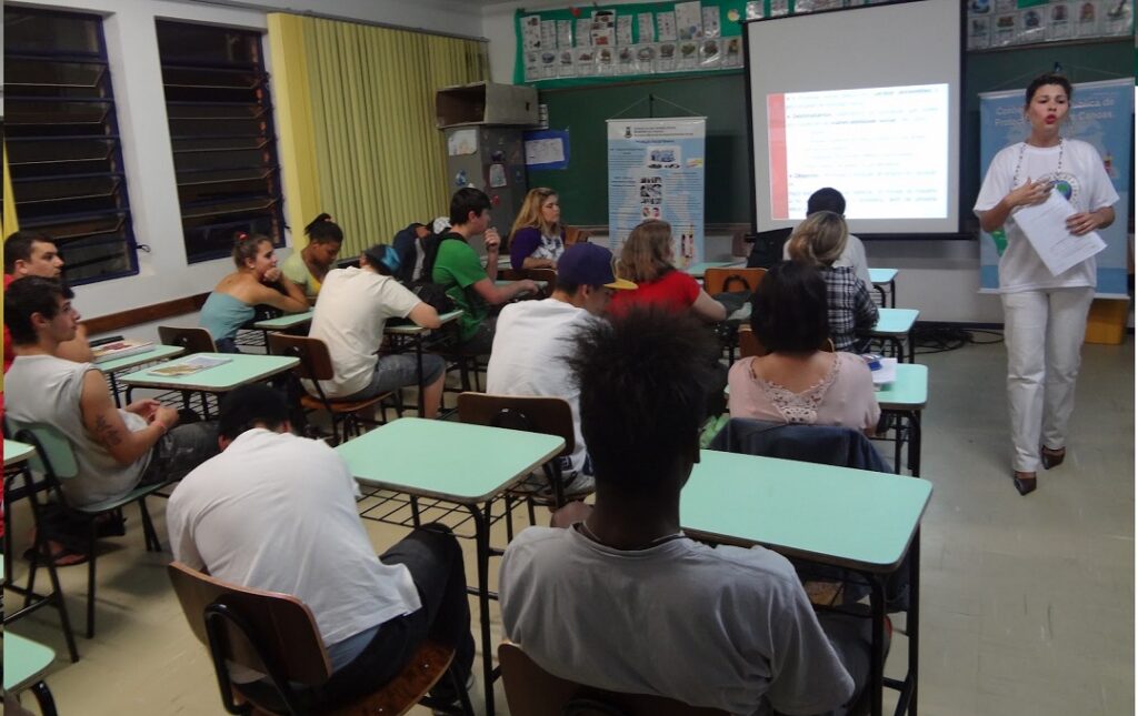 TE PROGRAMA: Matrículas da EJA devem ser realizadas na Secretaria de Educação a partir da próxima segunda-feira