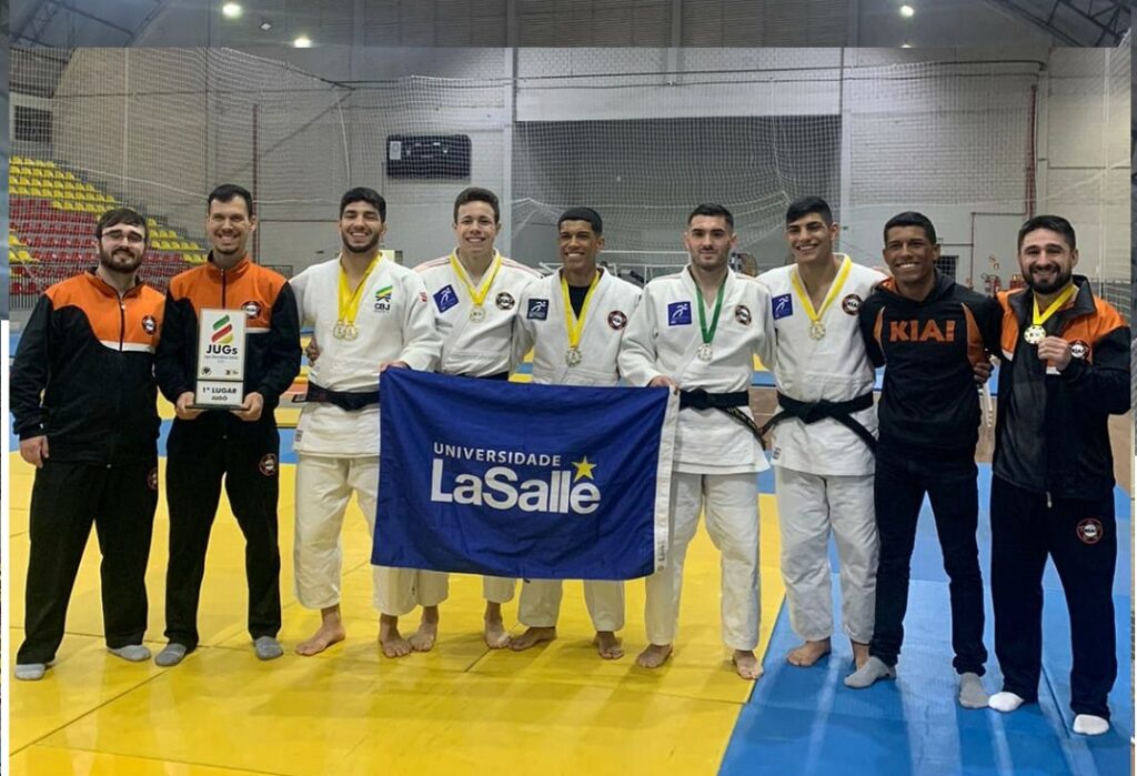 Judocas da Kiai levam bandeira da Unilasalle ao lugar mais lato do pódio