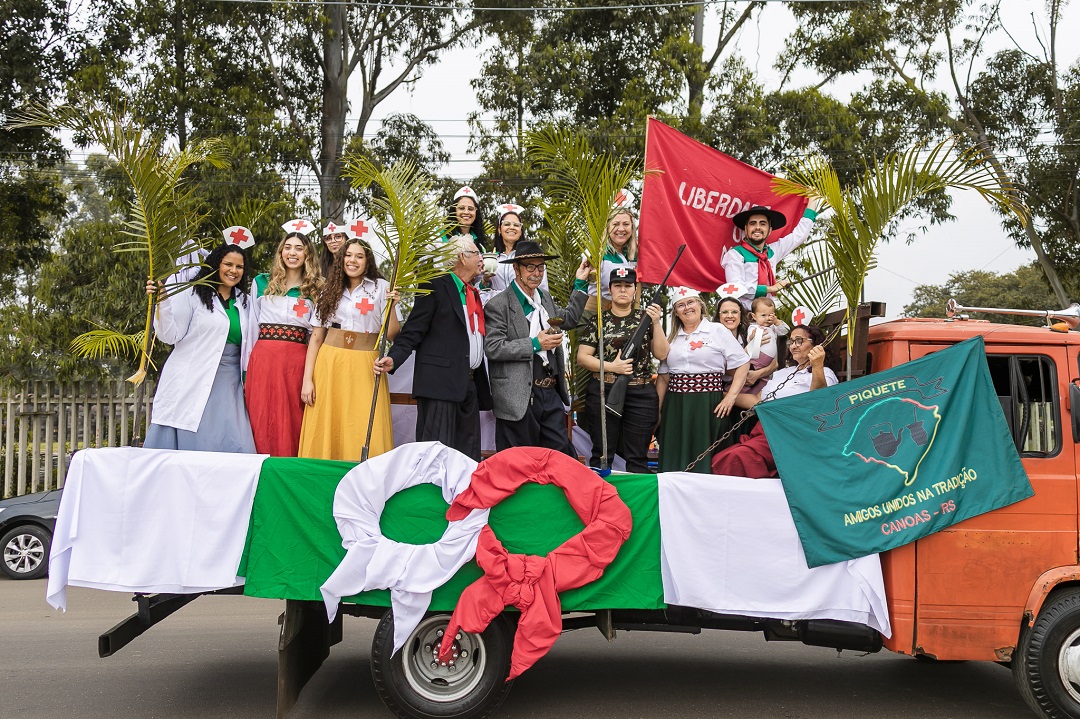Tradicional Desfile Farroupilha deste ano teve foco na solidariedade aos afetados pelas enchentes no RS - Foto: Guilherme Pereira