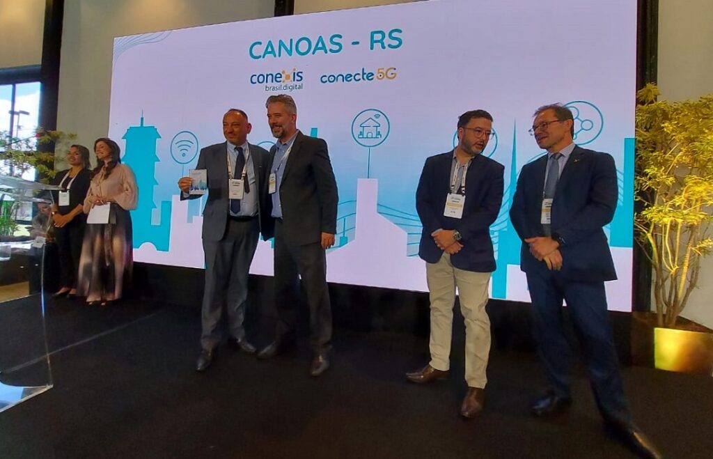 Canoas recebe prêmio Cidade Amiga do 5G durante evento Telebrasil Summit 2023