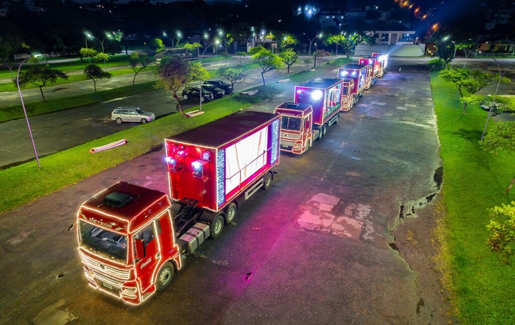 Caravana de Natal da Coca-Cola FEMSA Brasil passa por Canoas na quarta-feira, 1º 