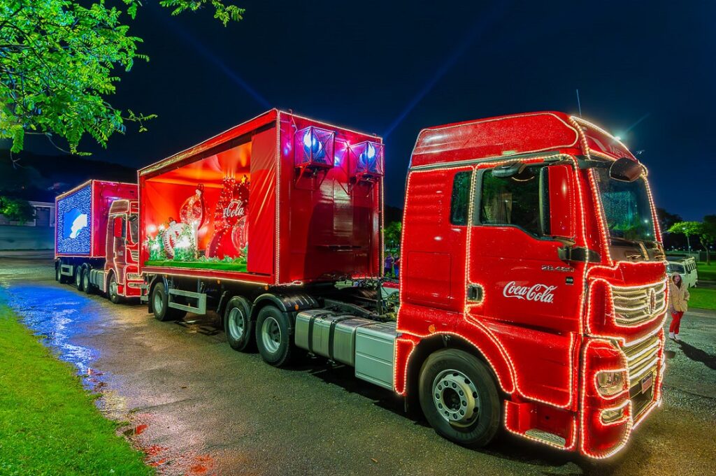 Caravana de Natal da Coca-Cola FEMSA Brasil passa por Canoas na quarta-feira, 1º 