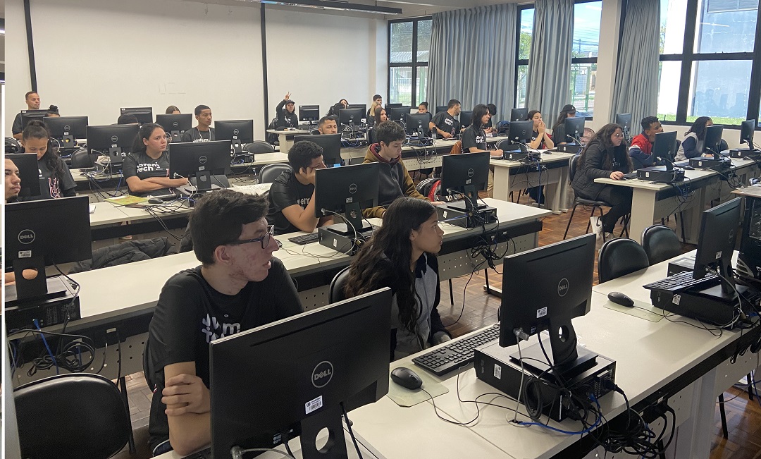 UniRitter conquista prêmio por capacitação tecnológica gratuita para jovens de famílias de baixa renda