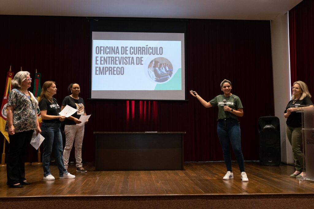 800 vagas e 1,2 mil empresas cadastradas: Oficina de Currículo e Entrevista de Emprego orientam candidatos - Foto: Pamella Mendes