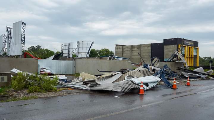 Temporal causa estragos e afeta centenas de famílias em Nova Santa Rita