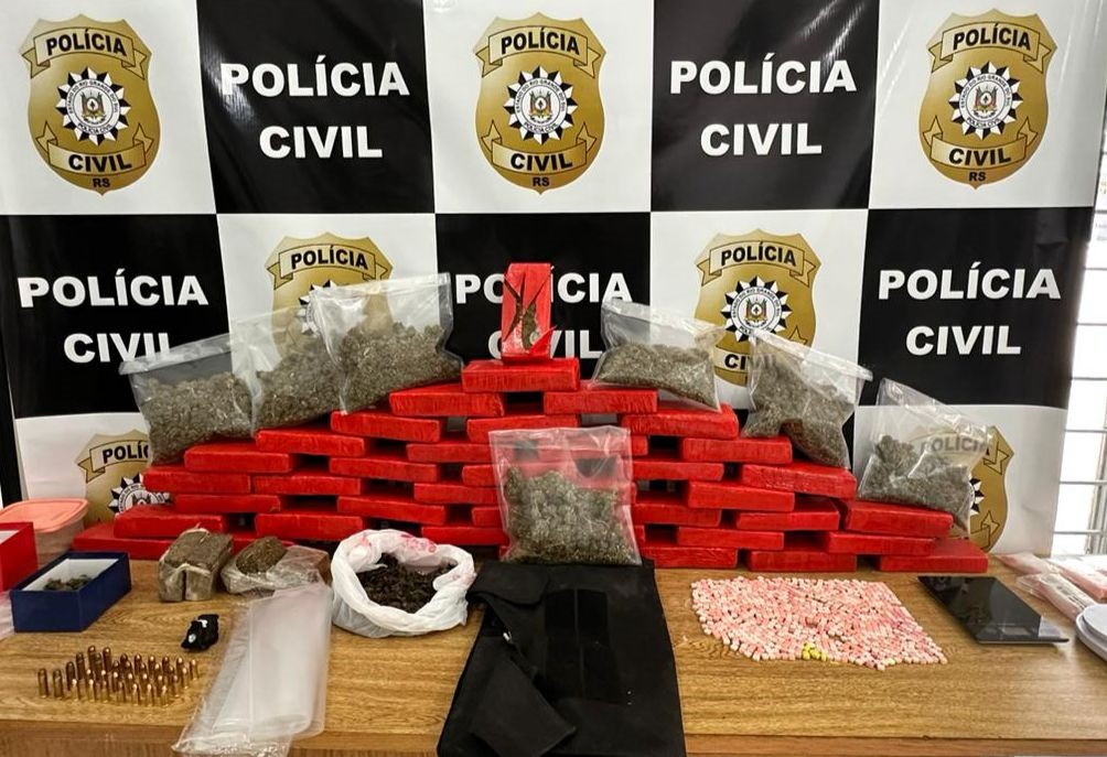 Polícia Civil estoura depósito de entorpecentes e armas em Canoas
