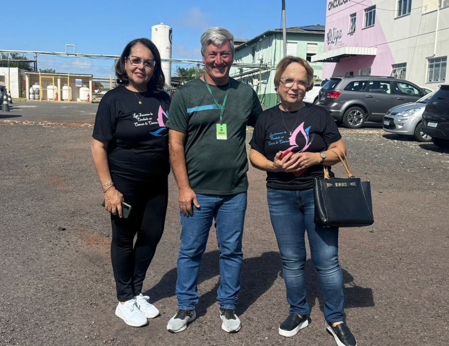 Liga de Combate ao Câncer de Canoas recebem visita representante de Secretaria de obras para melhora no asfalto