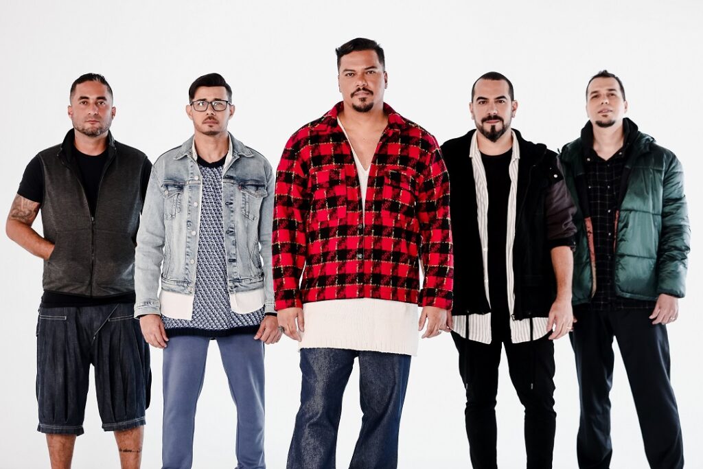 Grupo Sorriso Maroto se apresenta no Clube Tradição, em Canoas