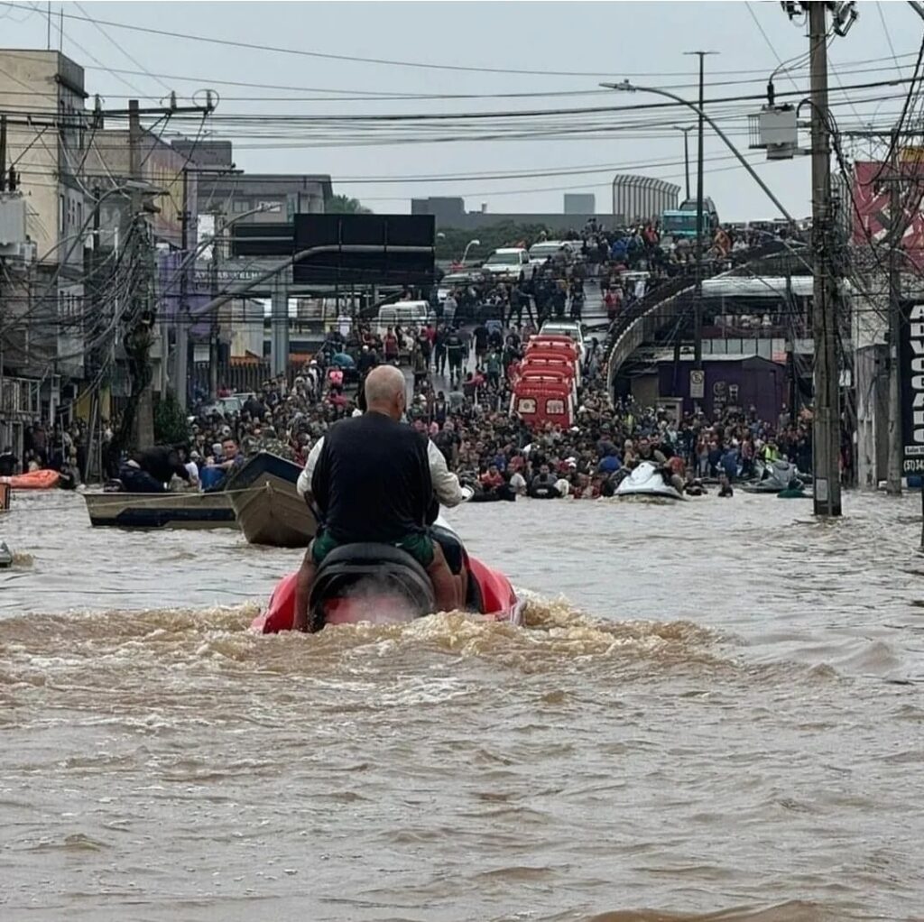 Canoenses atingidos pelas enchentes ainda sem condições de retornar ao trabalho podem solicitar novo atestado