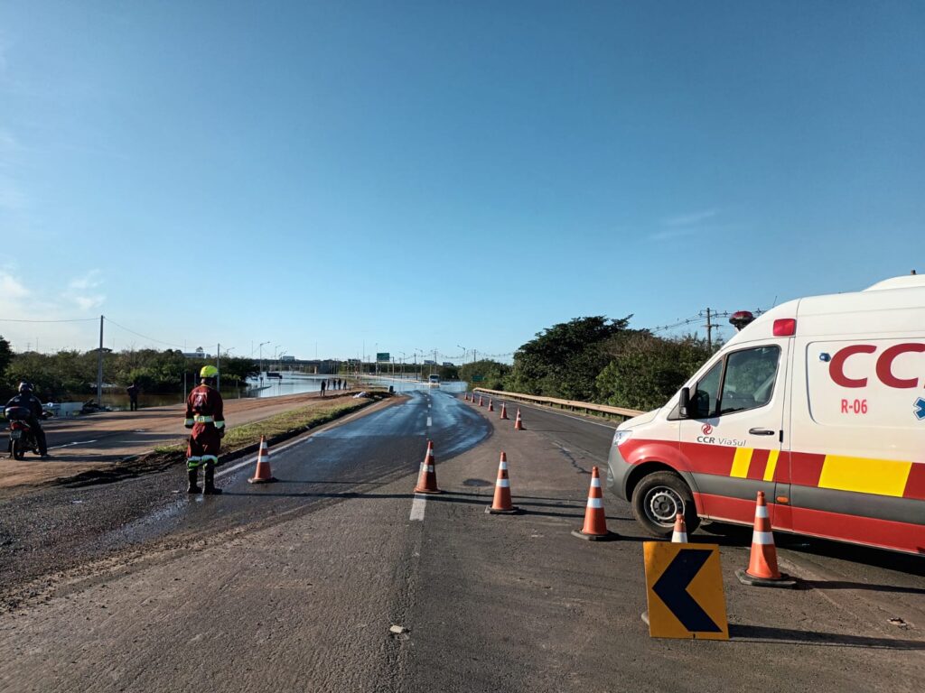 Nova Santa Rita tem acessos bloqueados na BR 386 em ambos sentidos