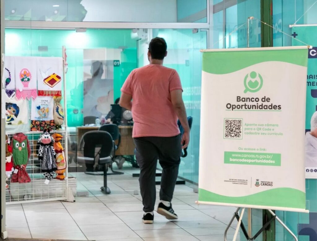Cadastro de currículos no Banco de Oportunidades de Canoas em centros de distribuição