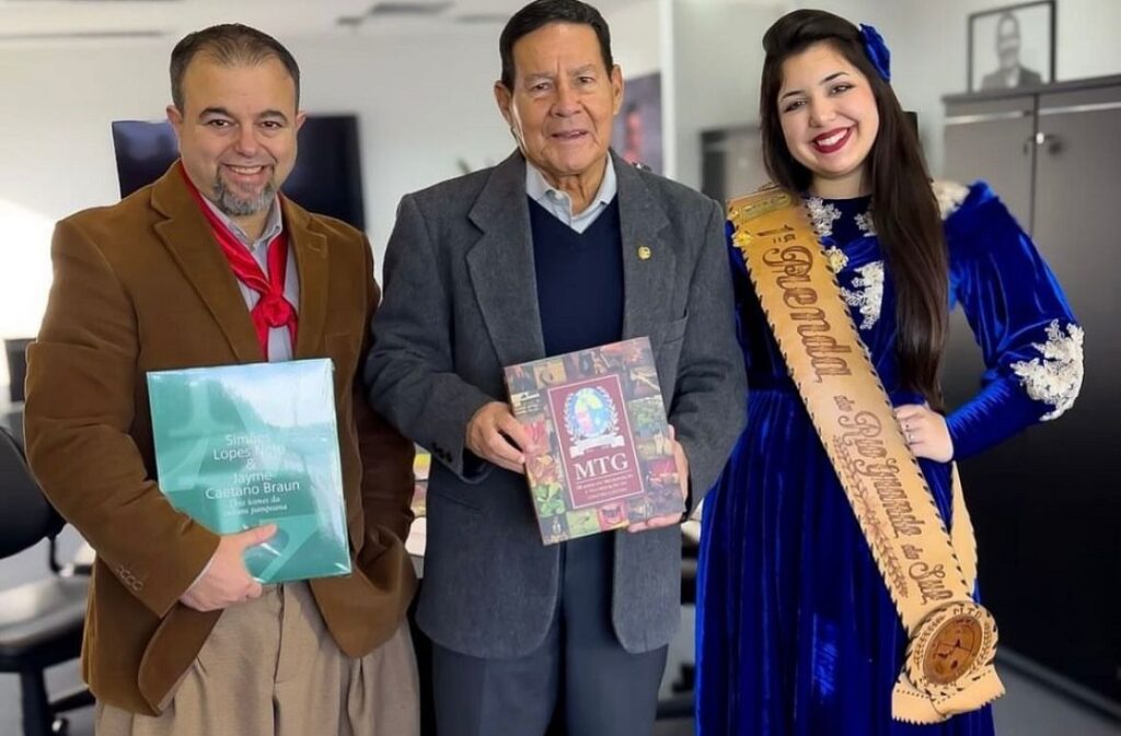 Senador Hamilton Mourão debate destinação de recursos às entidades tradicionalistas atingidas pelas enchentes