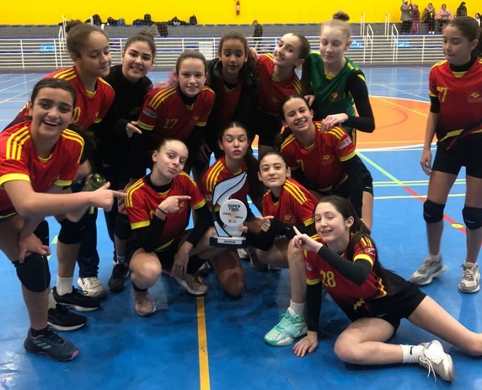 As campeãs do handebol Colégio Sinodal Tiradentes - Foto Divulgação Telos