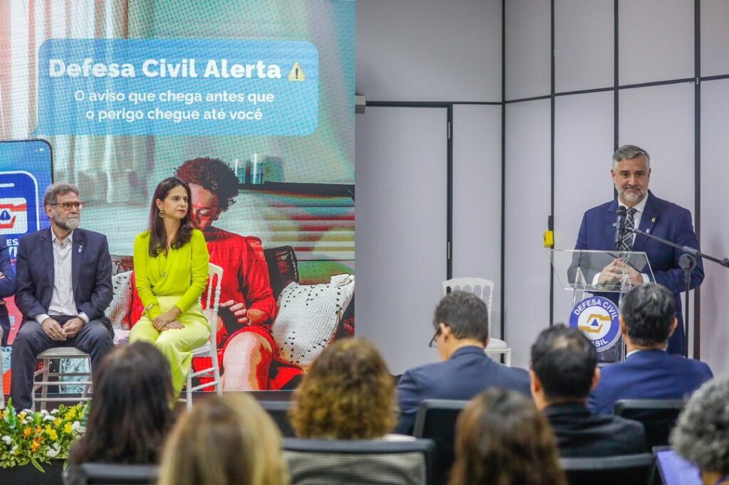 'Defesa Civil Alerta' utilizará celular para emitir alerta com aviso sonoro em riscos de desastres