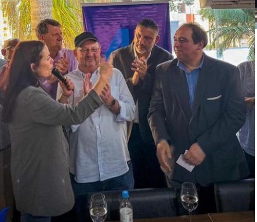 Juliana Brizola (PDT) com o vice Thiago Duarte (UB)