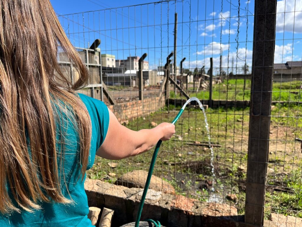 Nova rede de água da Corsan entregue no bairro Fátima beneficiará mais de 70 famílias