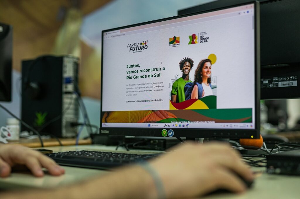 Programa com bolsa-auxílio a jovens de Canoas encerra inscrições nesta quarta-feira, 11