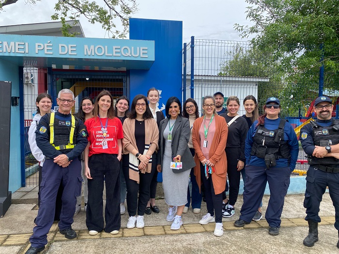 Alunos da EMEI Pé de Moleque são agentes por um dia e conscientizam motoristas
