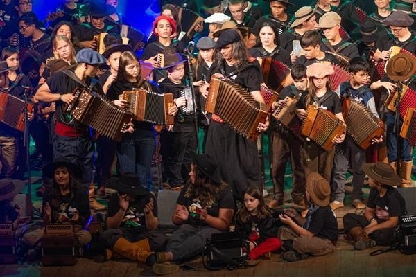 Assembleia Legislativa RS lança edital de seleção de artistas para o Sarau do Solar 2025