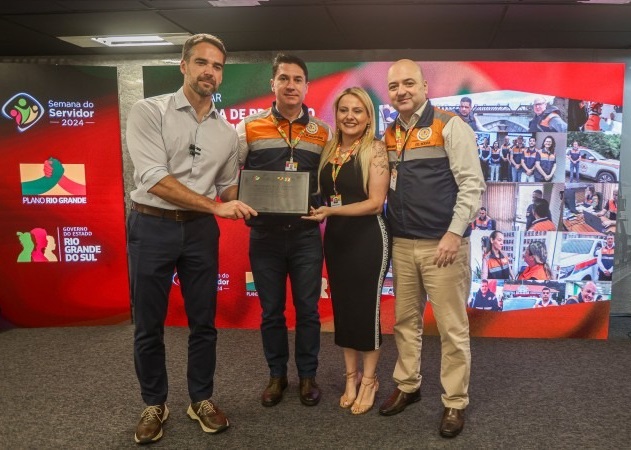 Defesa Civil do RS recebe Prêmio de Reconhecimento Funcional por atuação durante as enchentes