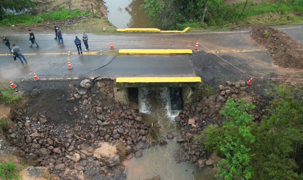 Nova Santa Rita ponte do Arroio Caju terá pista liberada para veículos leves nesta terça-feira