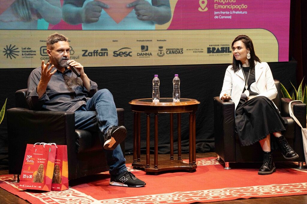 Domingo teve bate-papo com os escritores Paulo Scott e Morgana na Feira do Livro de Canoas