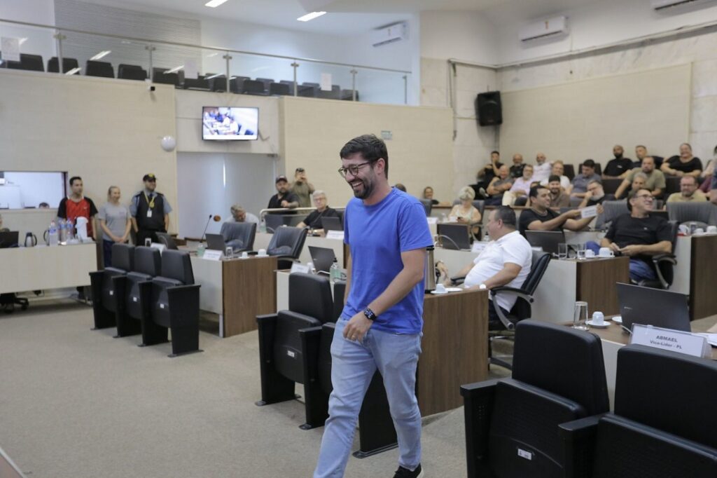 Emilio Neto renuncia ao cargo de primeiro secretário e Câmara Municipal de Canoas elege Jonas Dallagna