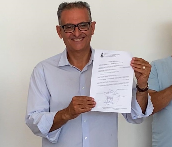 Prefeito de Canoas assina ordem de início dos serviços para reforma do HPSC e fala sobre críticas durante enchente