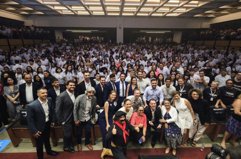 Programa Partiu Futuro Reconstrução dá boas-vindas a jovens de Canoas