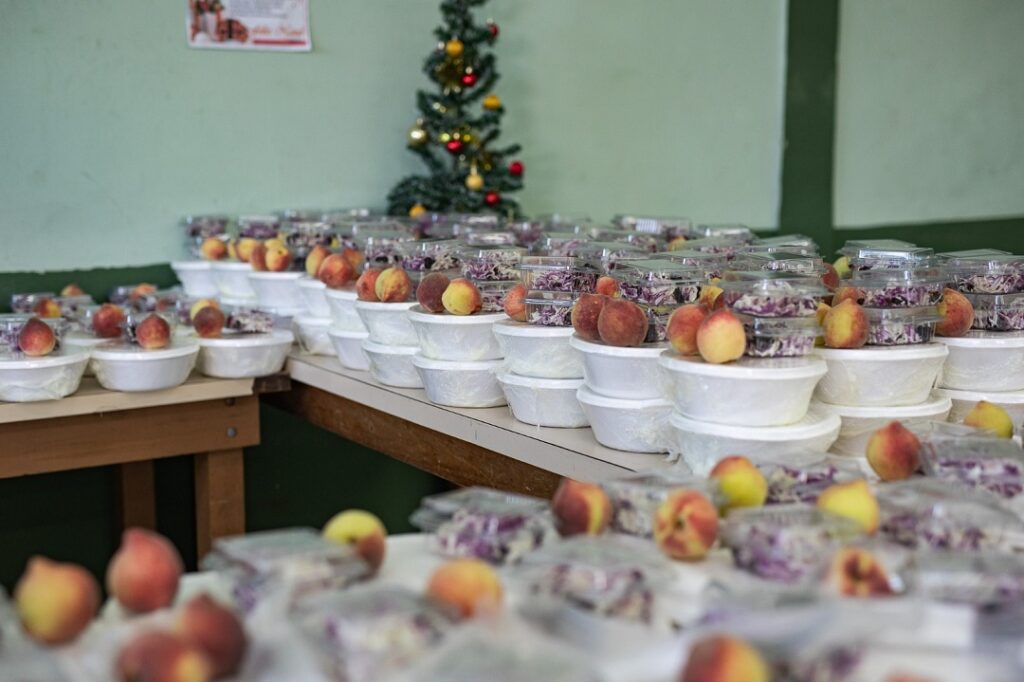Restaurante Popular de Canoas serve marmita especial de Natal