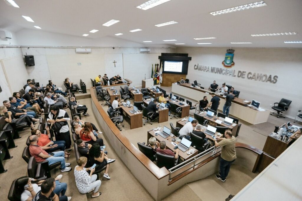 Vereadores de Canoas aprovam criação do Dia dos Heróis Voluntários da Enchente