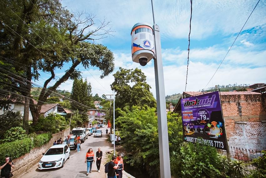 Defesa Civil de Porto Alegre apresenta totens e Centro de Monitoramento e Alerta a subprefeituras