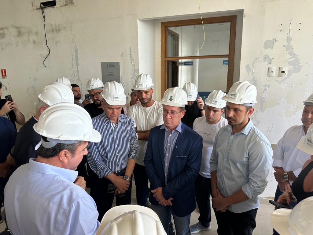 Prefeito, secretários e vereadores vistoriam reforma do Hospital de Pronto-Socorro de Canoas