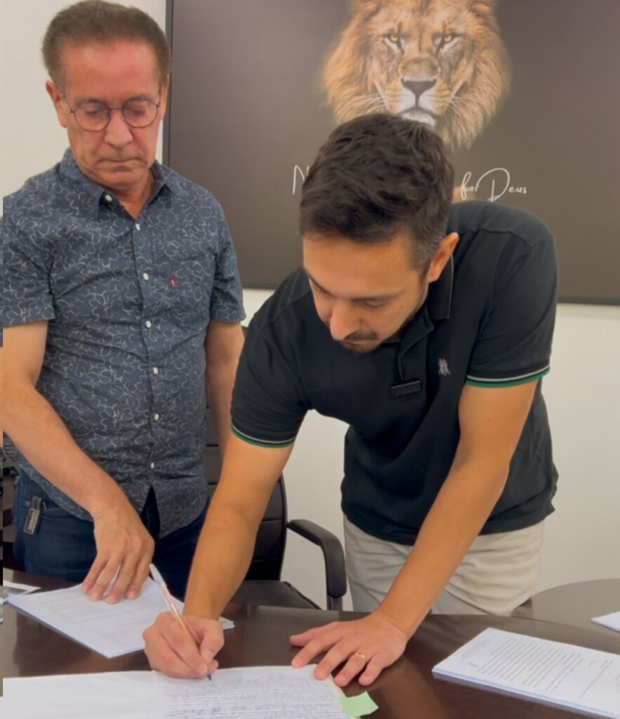 Airton Souza transmite cargo de prefeito a Rodrigo Busato e viaja a Brasília para agilizar liberação dos recursos para obras dos diques