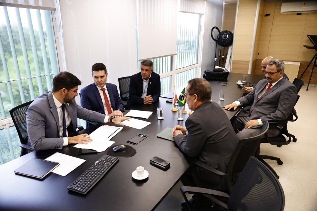 Em Brasília, Airton Souza se reúne com secretários para tratar de políticas habitacionais a afetados na enchente em Canoas