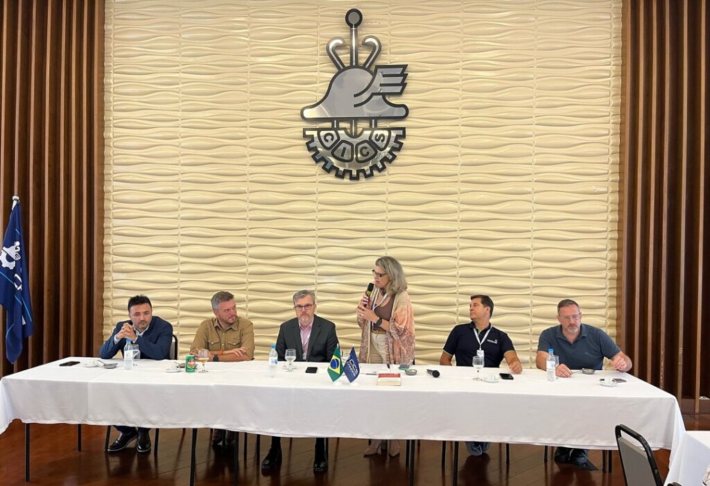 Vereador Ramiro Rosário participa de reunião almoço com diretoria da CICS Canoas