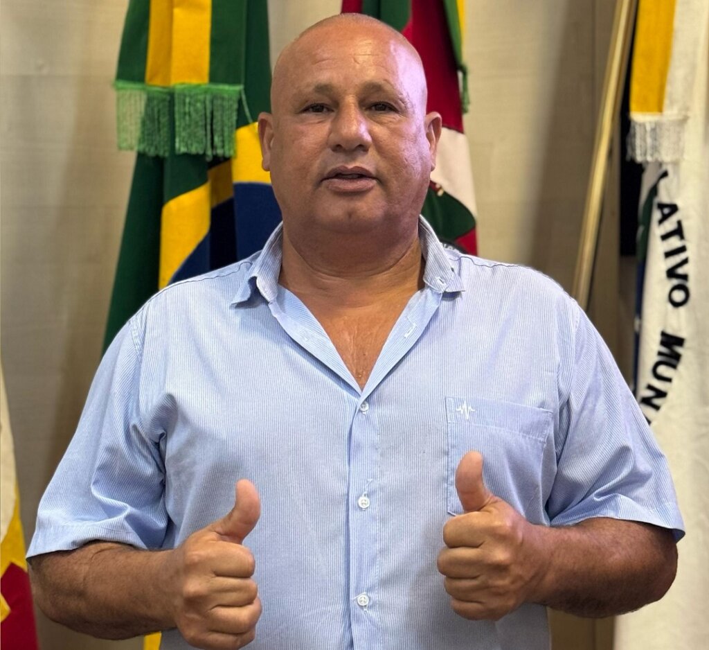 Vitor Farias toma posse como vereador em Canoas no lugar deixada por Alexandre Gonçalves