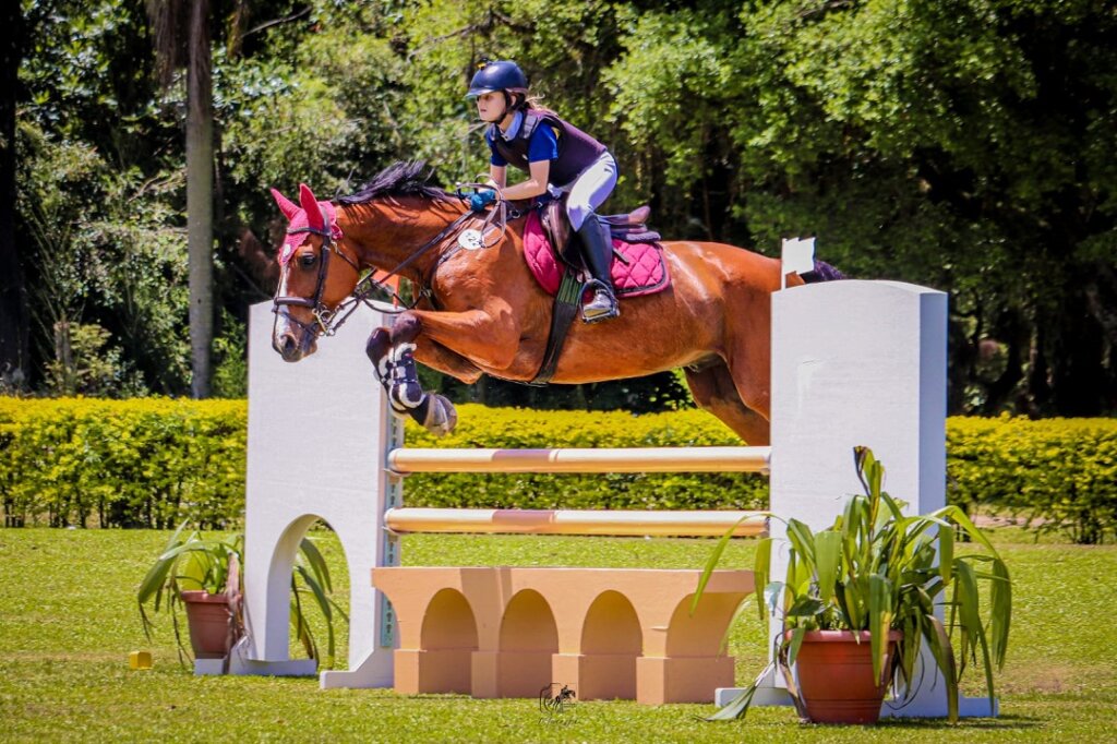 Amazona canoense Martina Zoé fala sobre paixão pelo hipismo no Canoas Podcast
