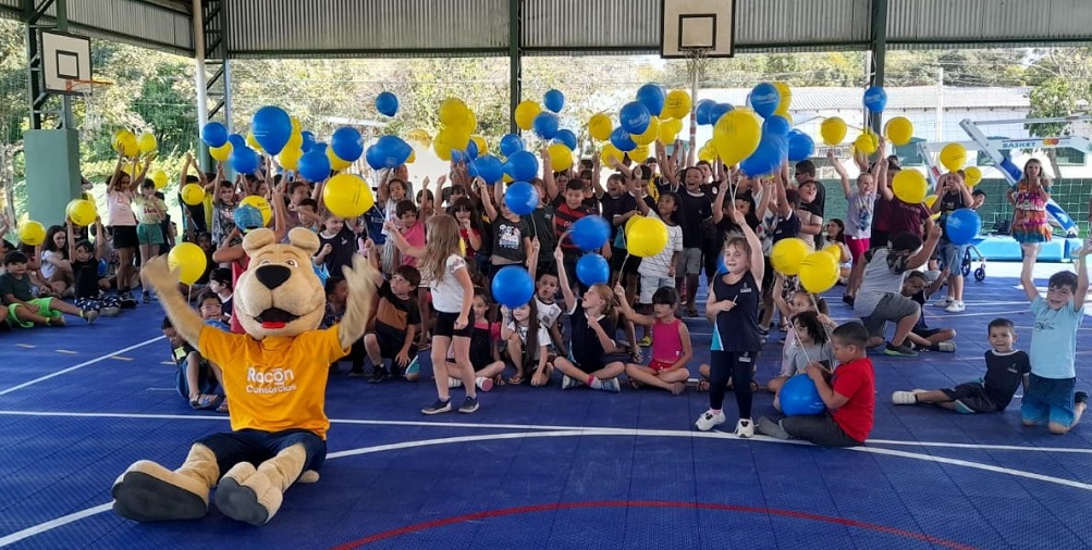 Escolas municipais de Canoas são contempladas com doação de livros de educação financeira