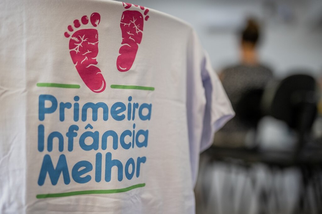Visitadoras do Programa Infância Melhor recebem qualificação para atenderem bebês vítimas das enchentes