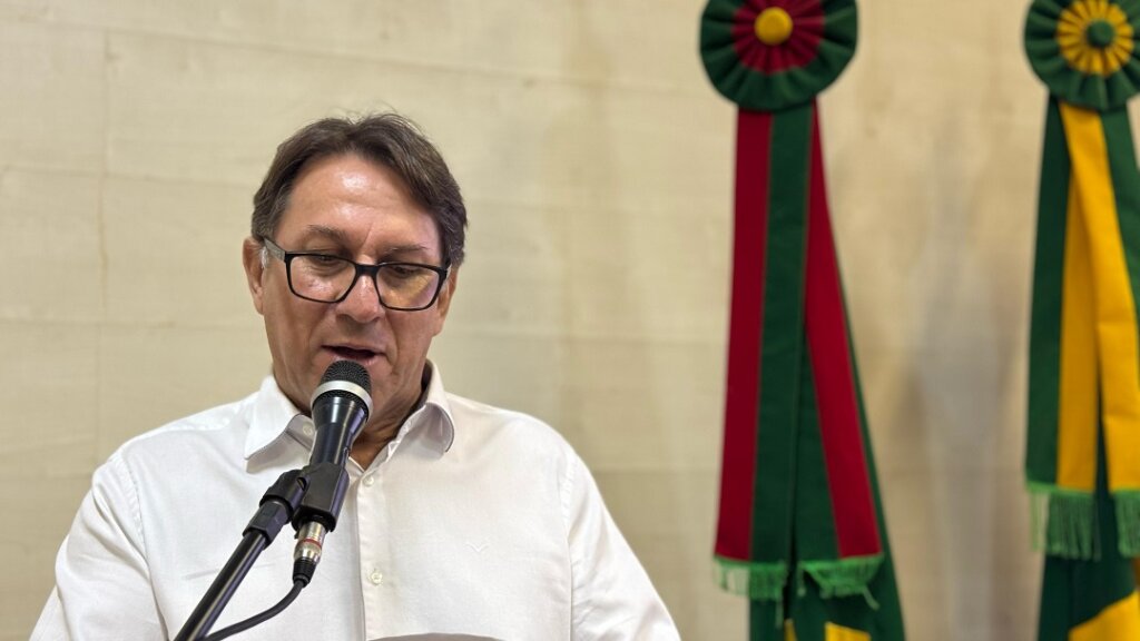 Patteta toma posse como vereador em Canoas