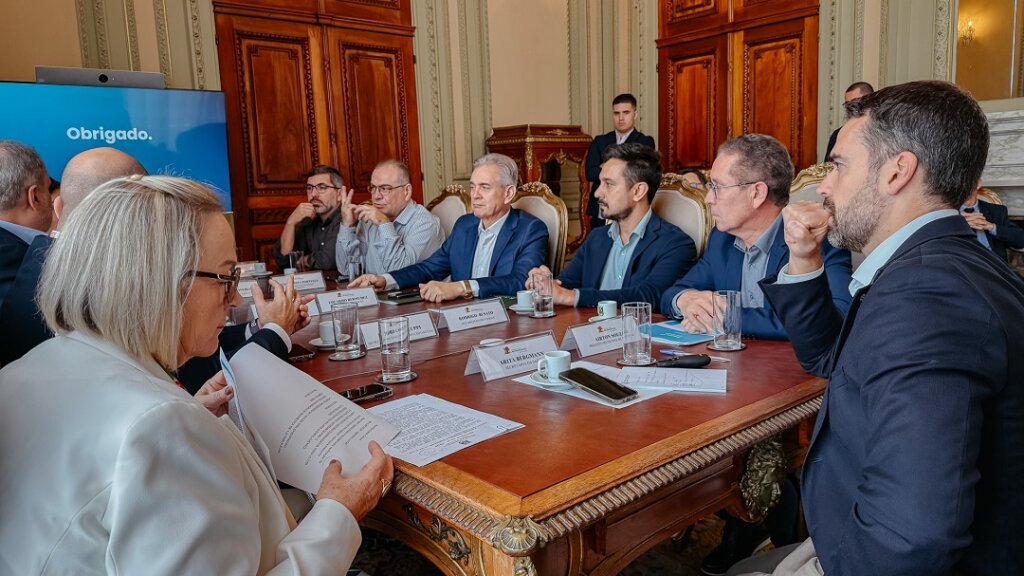 Prefeitura e governo do Estado discutem recursos para a saúde e obras dos diques de Canoas