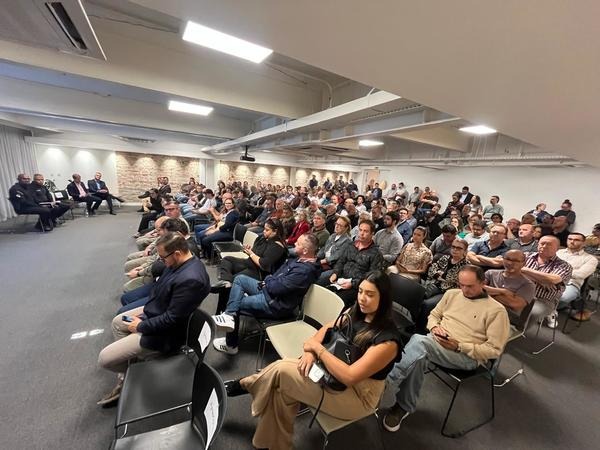 Frente Parlamentar do 4º Distrito se reúne com comunidade e autoridades para debater soluções para segurança na região