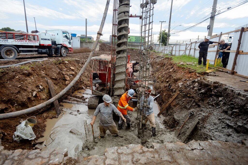 Iniciada a construção de estacas do Muro da Cassol em Canoas